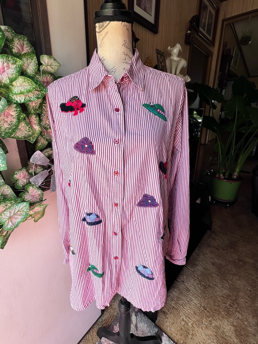 Vintage Bobby Brooks striped button down shirt with Colorful embroidered hats. 👒